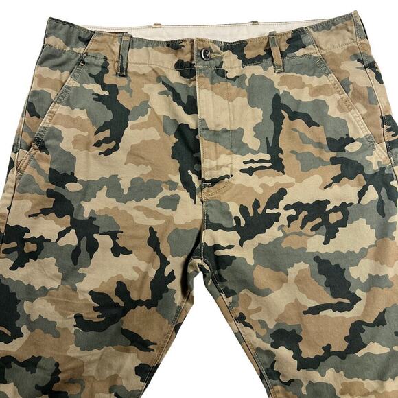 Levi’s White Tab 100% Cotton Camouflage Chino Pants Size 34x29 - Picture 2 of 13